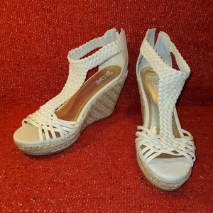 American Eagle white strappy espadrille wedge sandal
